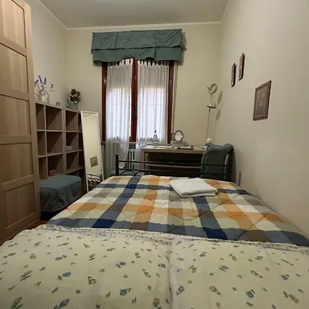 Helisabeth Quarto em Acomodações Particulares Parma